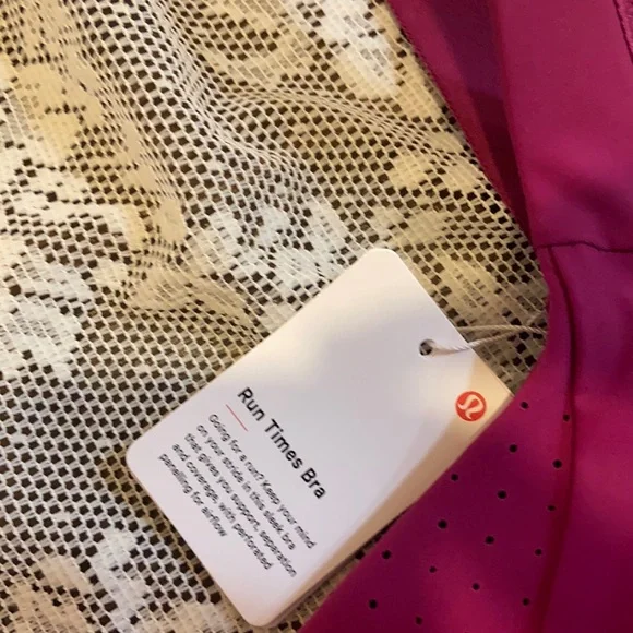 Lululemon Run Times BRA 34D RASPBERRY PINK NEW WITH TAGS - Picture 5 of 9